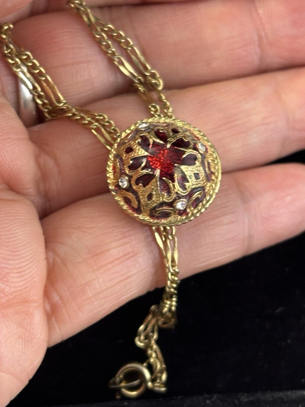 VTG Gold Tone Red Enamel & Crystals Egg Shape Pendant + 18” Figaro 3+1 Necklace